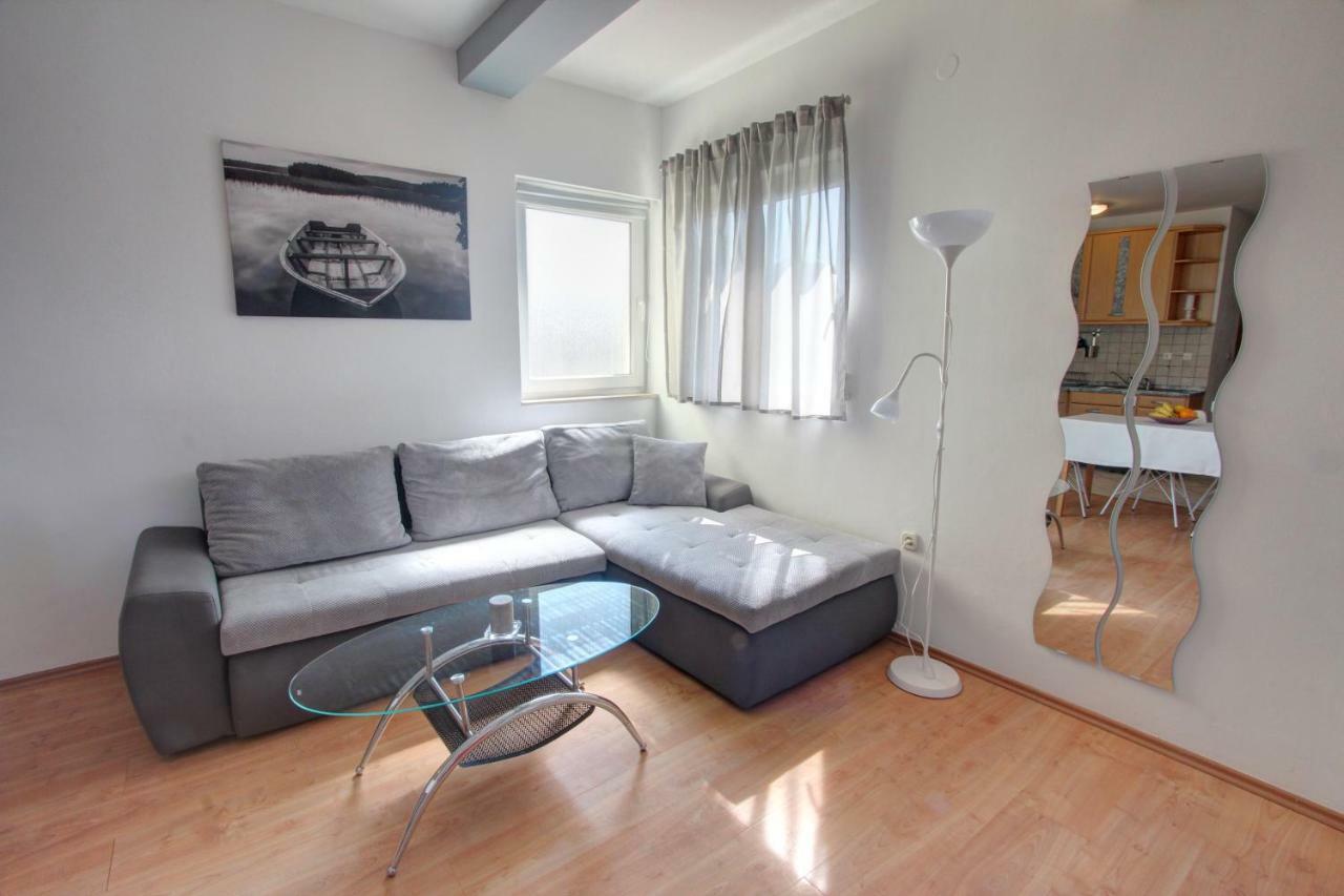 Apartman Pula Bagian luar foto